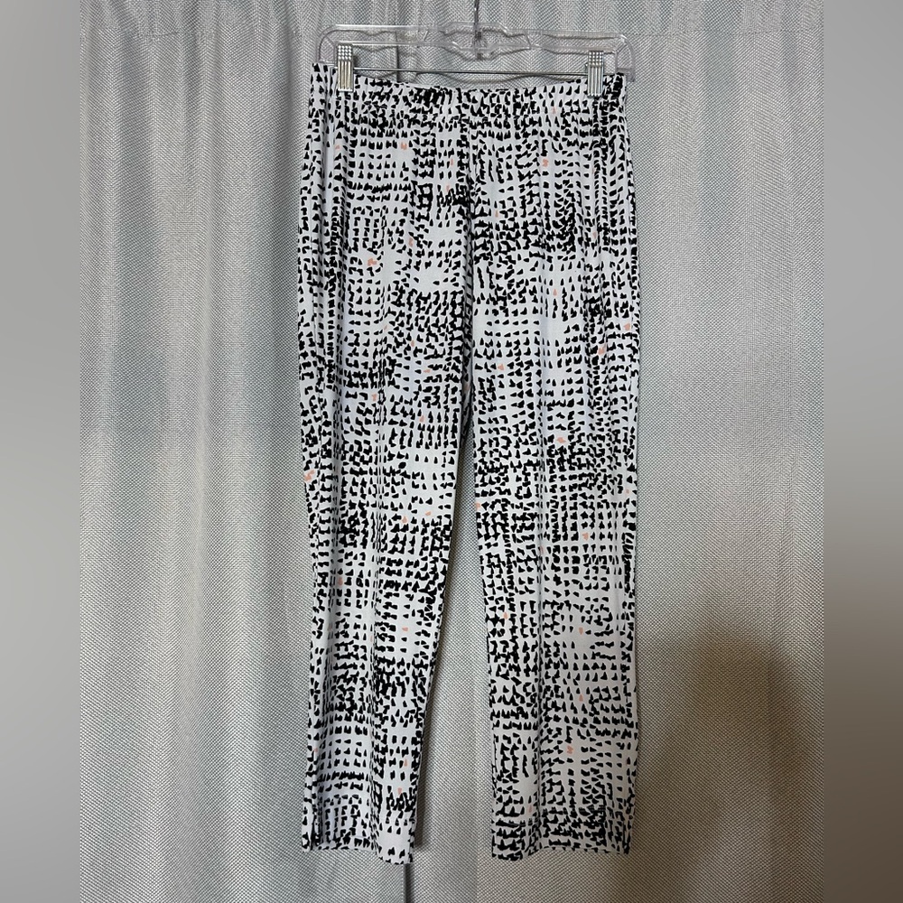 CLARA SUNWOO Black and White Patterned Capris with Peach Accents